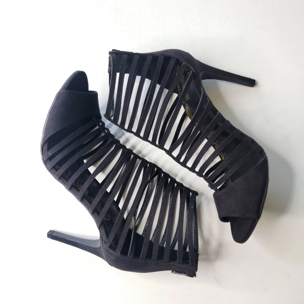 Brash Kollide Black Heels Size 9